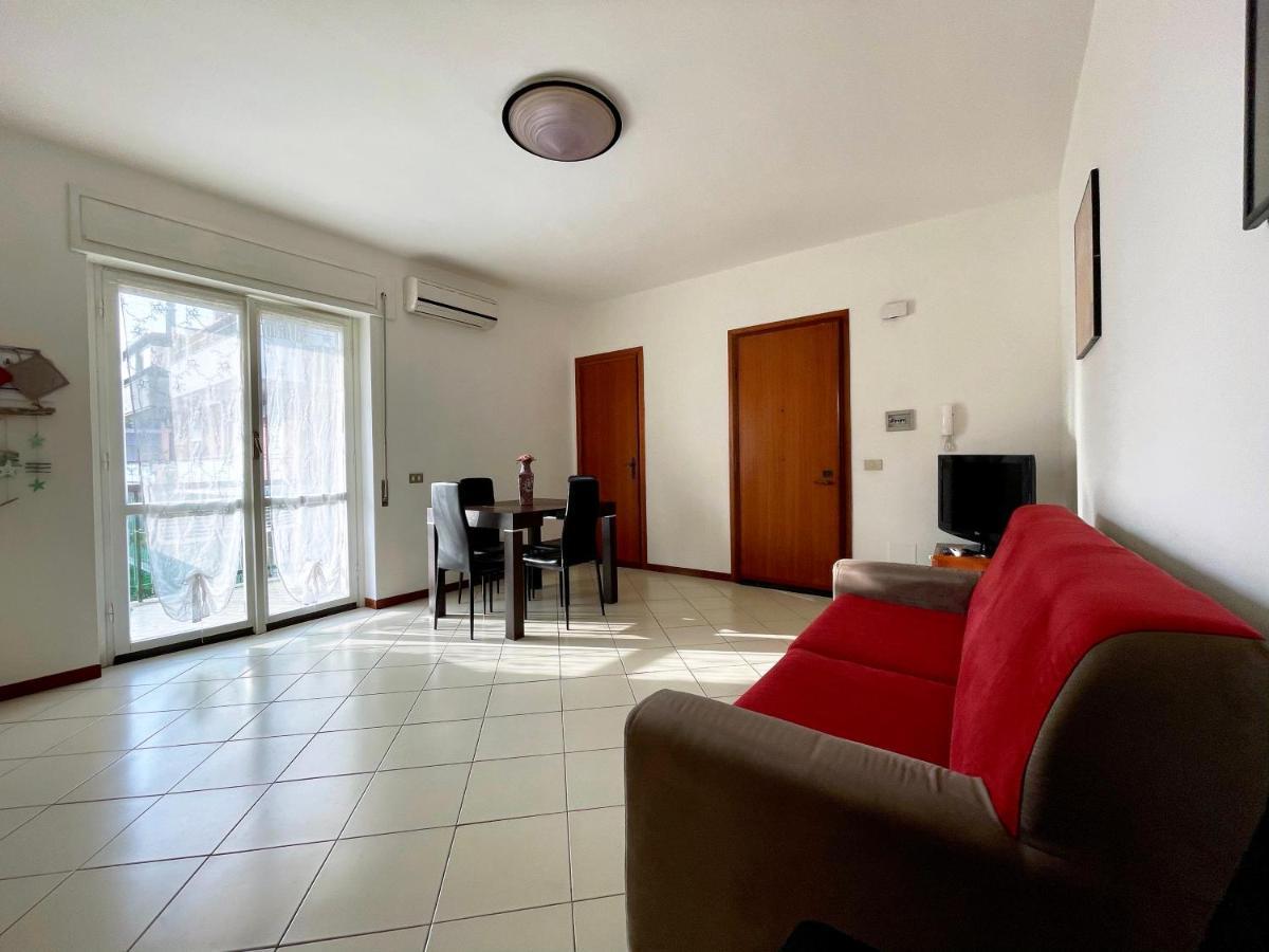 Irene'S Apartment テッラチーナ エクステリア 写真