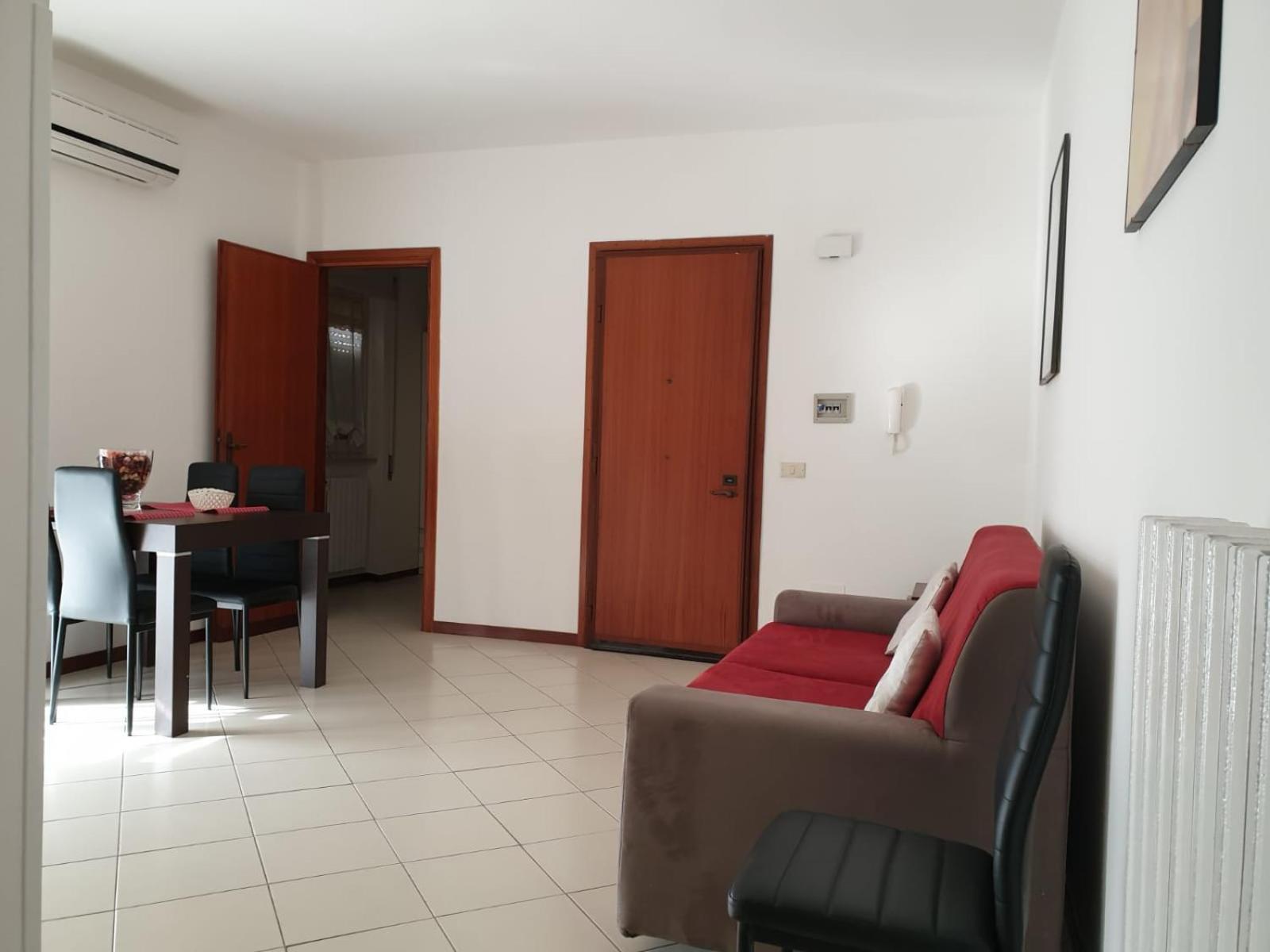 Irene'S Apartment テッラチーナ エクステリア 写真